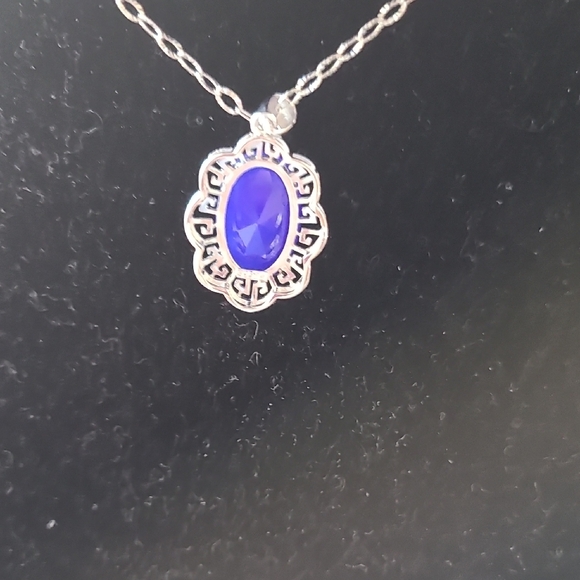 Elegant Silver and Blue Pendant Necklace - Picture 2 of 5